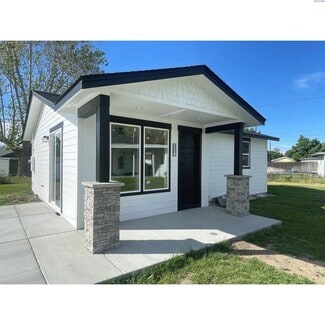 Building Photo - 423 Douglass Ave