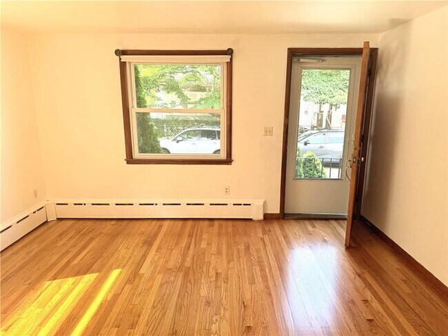 Foto del edificio - 25 Thurston Ave