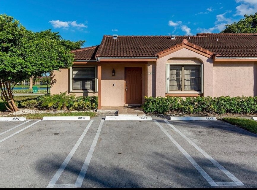 6552 NW 172nd Ln, Hialeah, FL 33015 Townhome Rentals in Hialeah FL