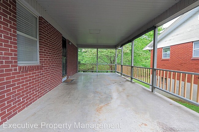 3 br, 1.5 bath House - 1722 Westwood Dr photo'