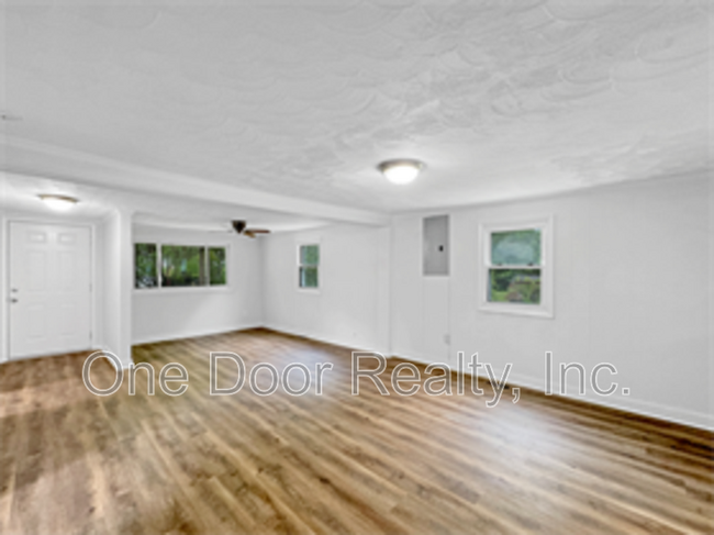 Building Photo - 165 Magruder Ave