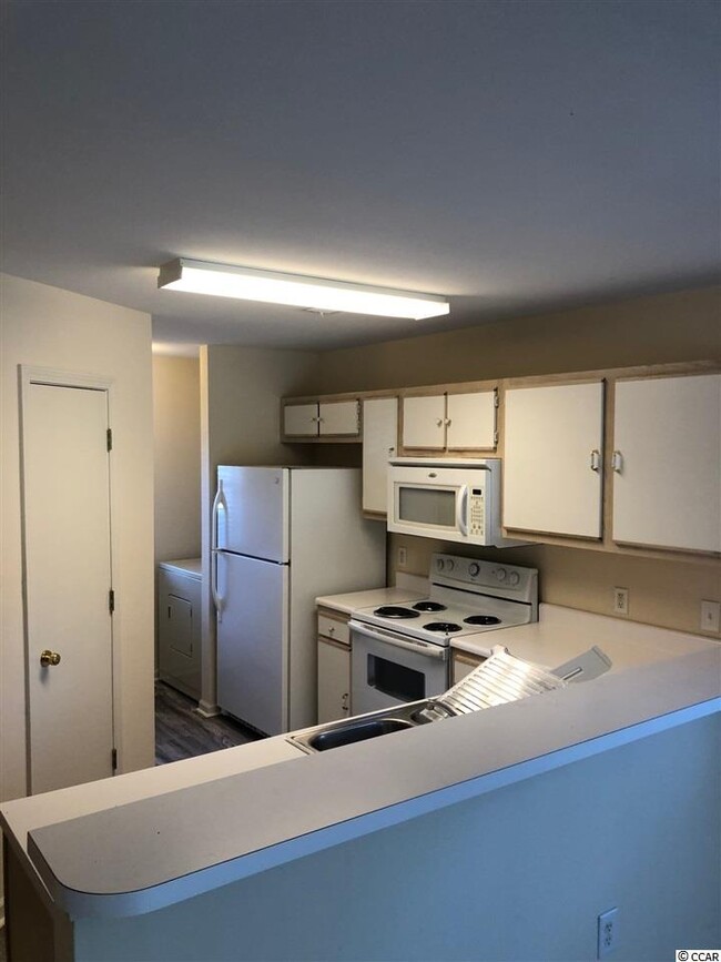 Building Photo - 1254 River Oaks Dr