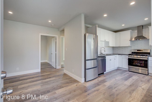 Building Photo - 2 E 53rd St