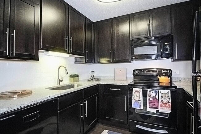 Photo - 661 N Clark St (Chicago, IL) Apartment