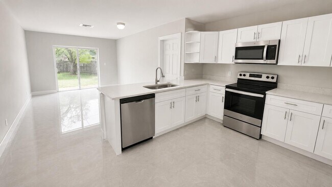 Foto del edificio - 3720 NW 110th Ave