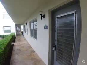 Building Photo - 537 Normandy Ln
