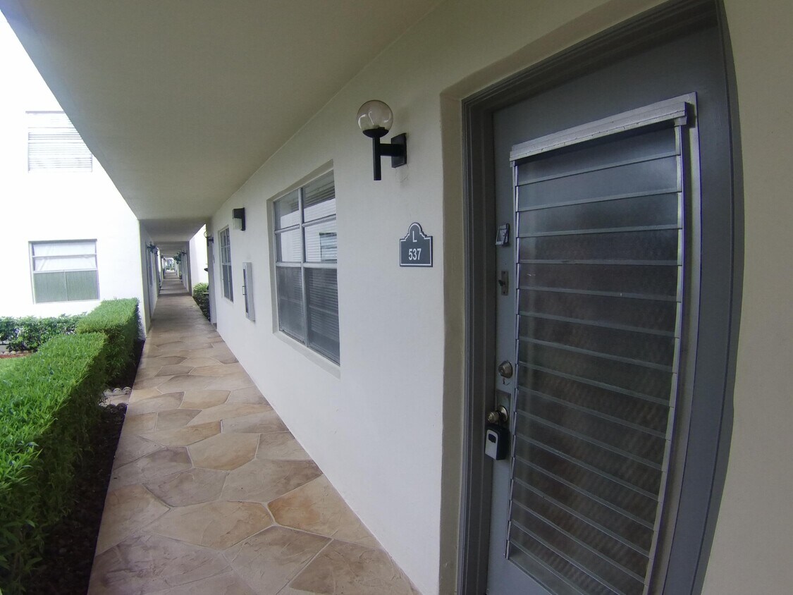 Primary Photo - 537 Normandy Ln