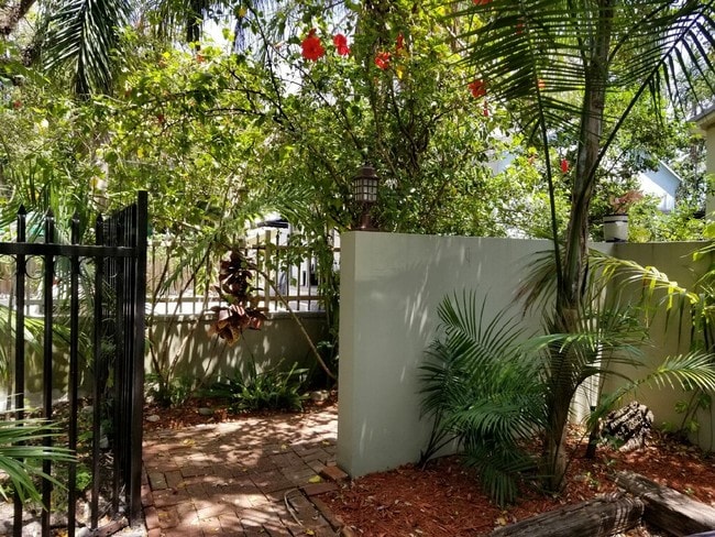 Front Entry - 3158 Florida Ave