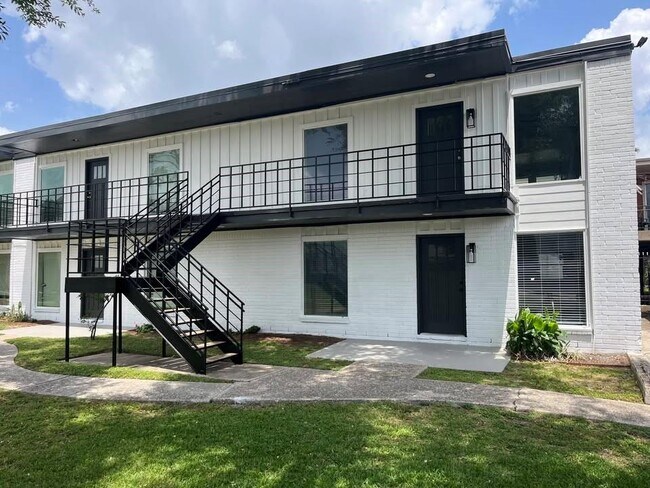 Foto del edificio - 1701 Johanna Dr