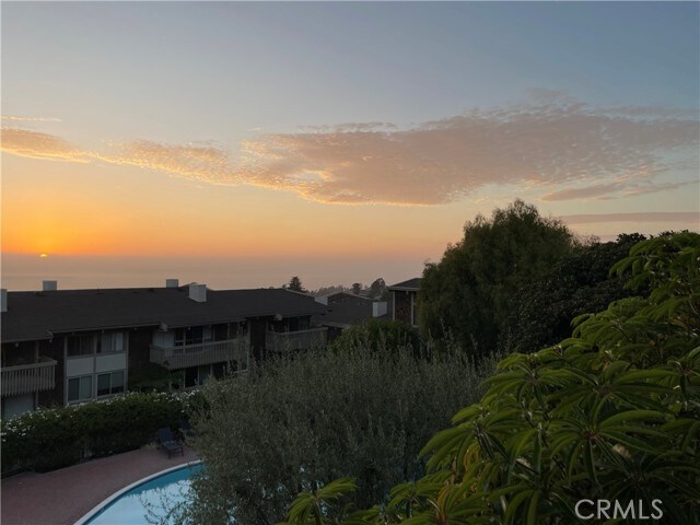 Foto del edificio - 6542 Ocean Crest Dr