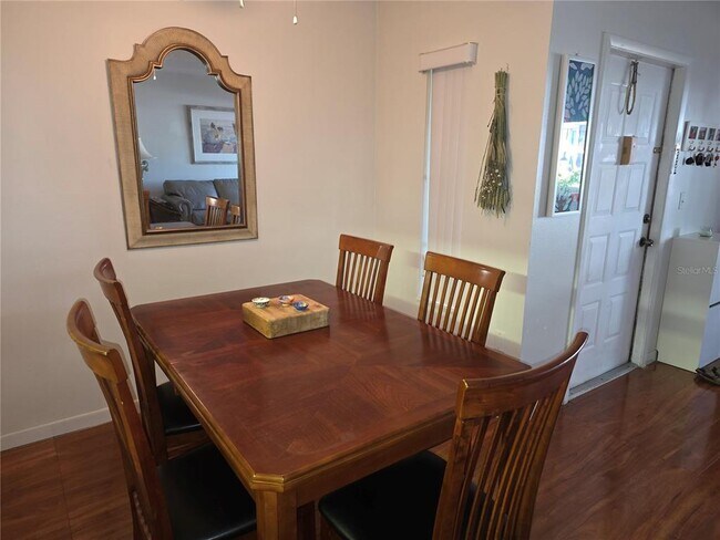 Foto del edificio - 1281 Pine Ridge Cir E