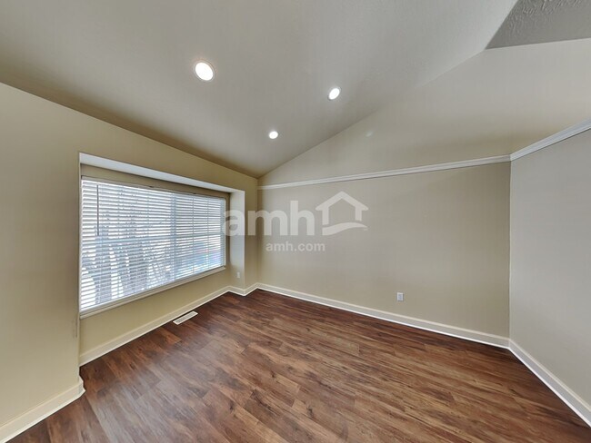Building Photo - 2262 E 2900 N