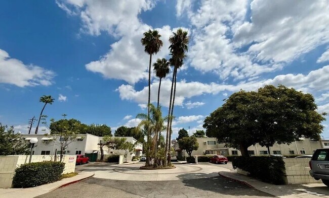 Foto del edificio - 7131 Coldwater Canyon Ave