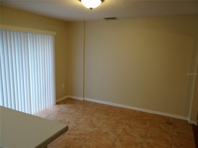 Building Photo - 4651 Ashburn Square Dr