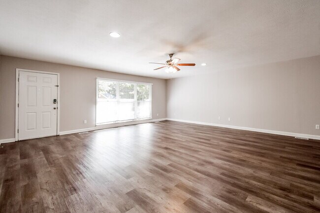 Building Photo - 6022 Belle Meade Ct