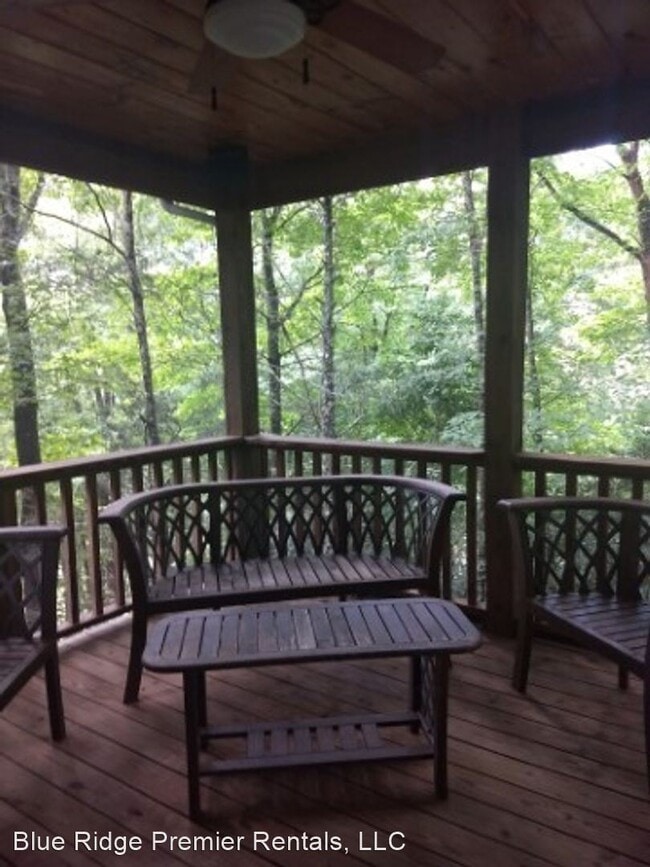 Building Photo - 3 br, 3 bath House - 443 Hemlock Falls Drive