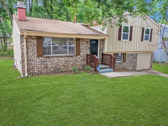 Foto del edificio - 6675 Cedar Hurst Trail