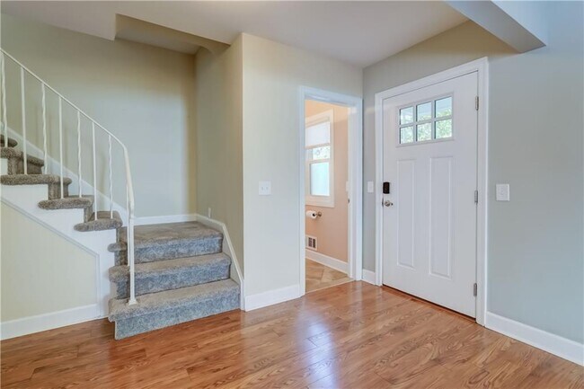 Building Photo - 385 Highland Ave