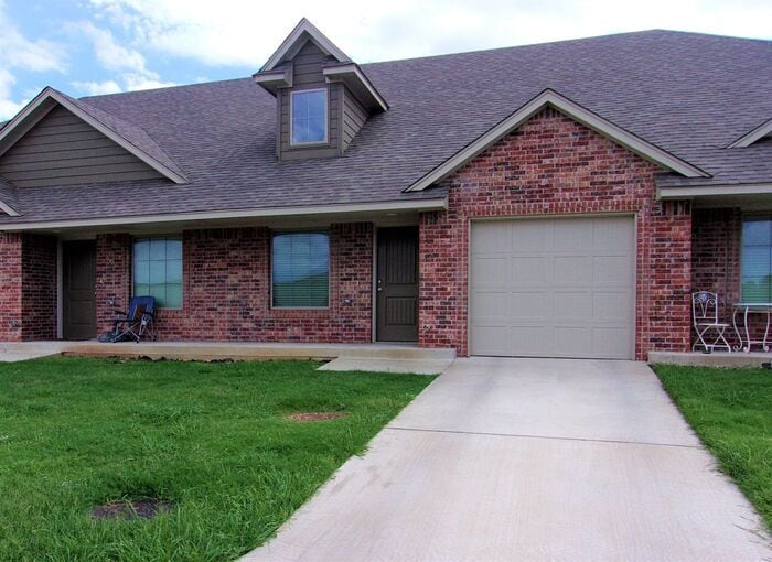 2 bed 1 Bath 1 Car Garage Townhome in Del City - 2 bed 1 Bath 1 Car Garage Townhome in Del City