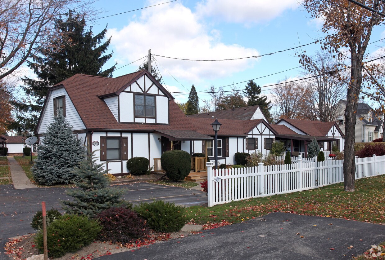 10390 Main St, Clarence, NY 14031 Apartments in Clarence, NY