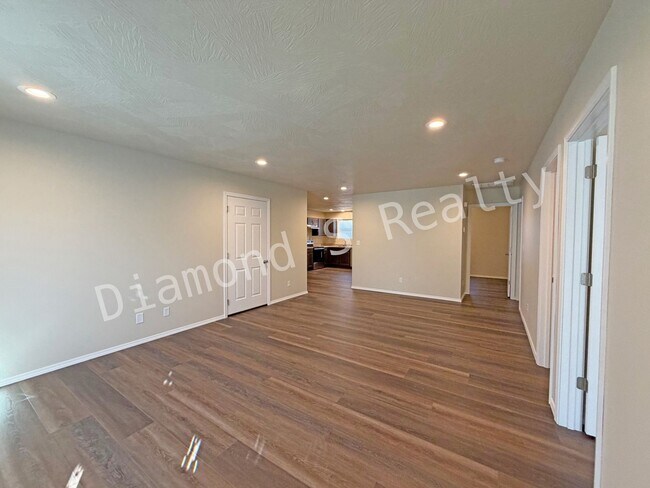 Building Photo - Brand New Build - Conveniently Located nea...