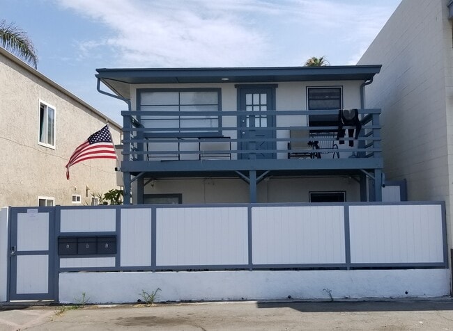 Building Photo - 823 San Fernando Pl