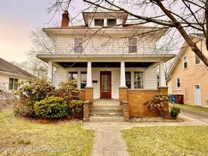 Building Photo - 421 Albany Ave