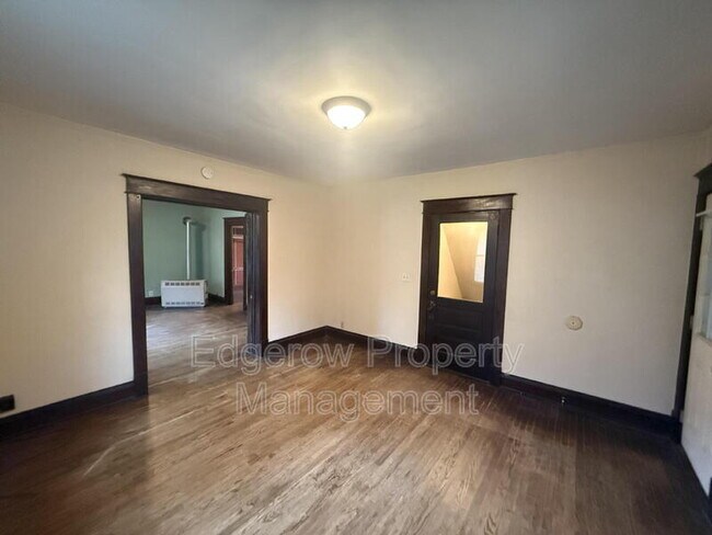 Foto del edificio - 915 Jackson St NW