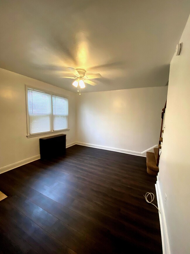 Building Photo - 923 Maiden Choice Ln