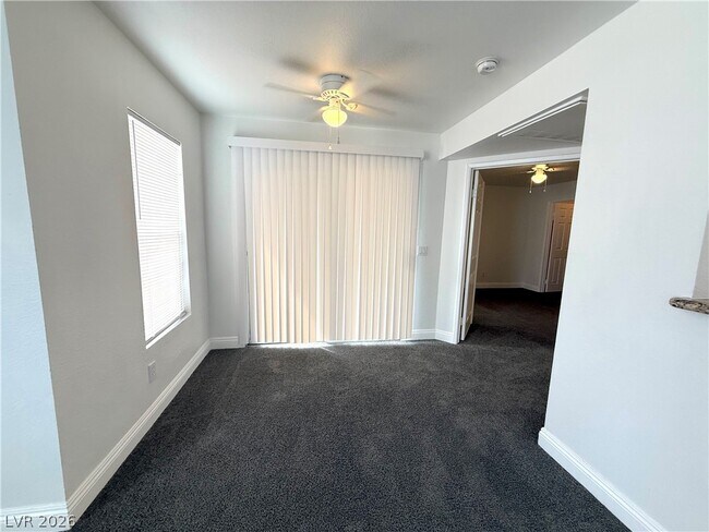 Foto del edificio - 6800 E Lake Mead Blvd