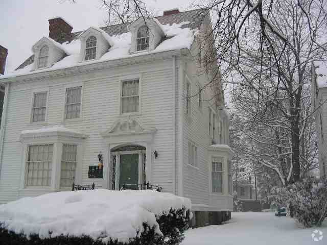 Building Photo - 115 S Lake Ave
