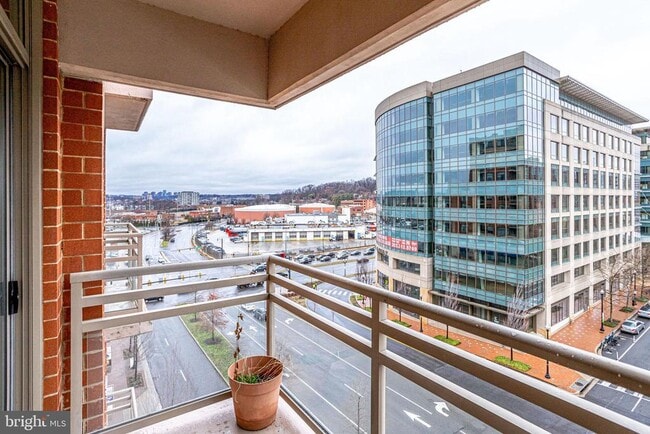 Foto del edificio - 3600 S Glebe Rd