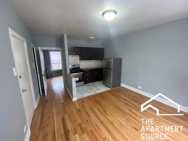 Building Photo - 5662 N Ridge Ave