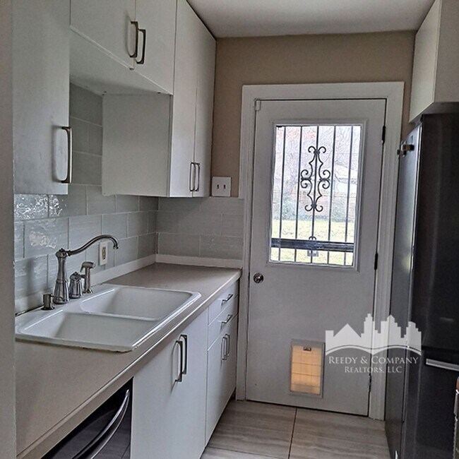Foto del edificio - 3638 Marion Ave