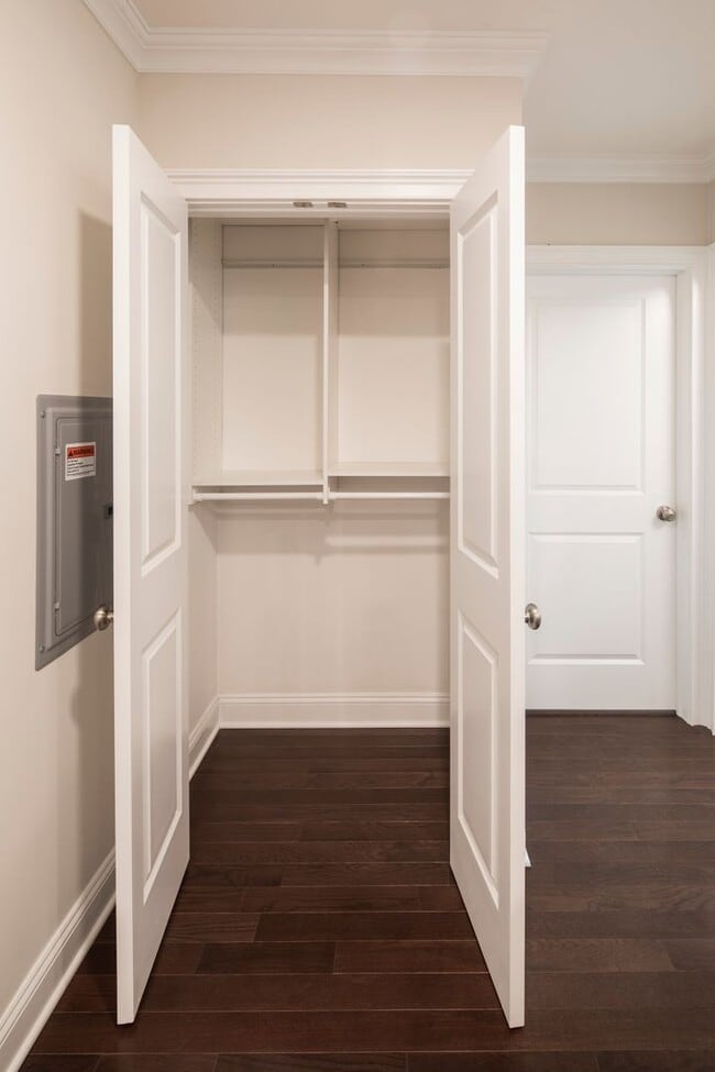 Interior Photo - The Parkview at Polifly: In-Unit Washer & Dryer, Heat and Water Included, and Cat & Dog Friendly