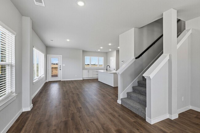 Foto del edificio - AVAILABLE NOW! NEW LUXURIOUS TRIPLEX LOCATED ON 1-ACRE LOT IN MIDLOTHIAN, TX!