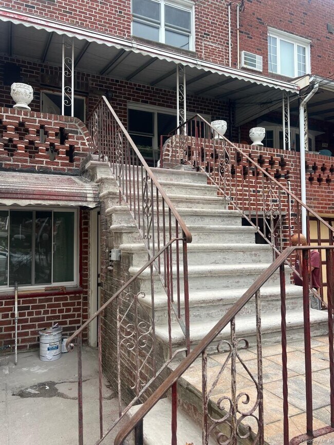 Building Photo - 238 E 88th St
