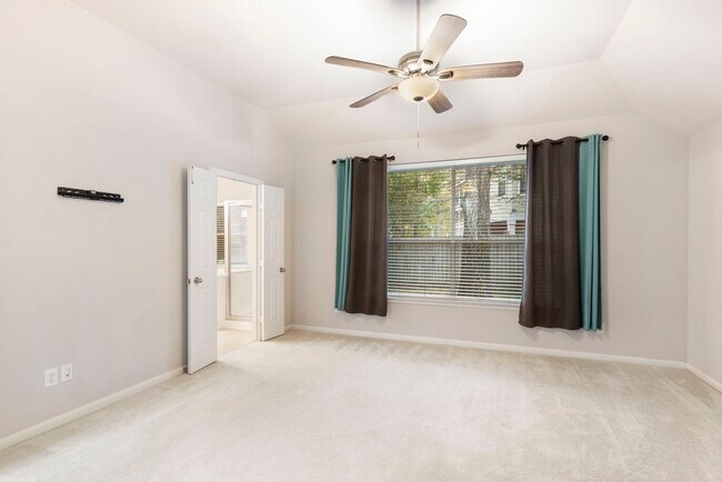 Building Photo - 35 Auburn Path Dr