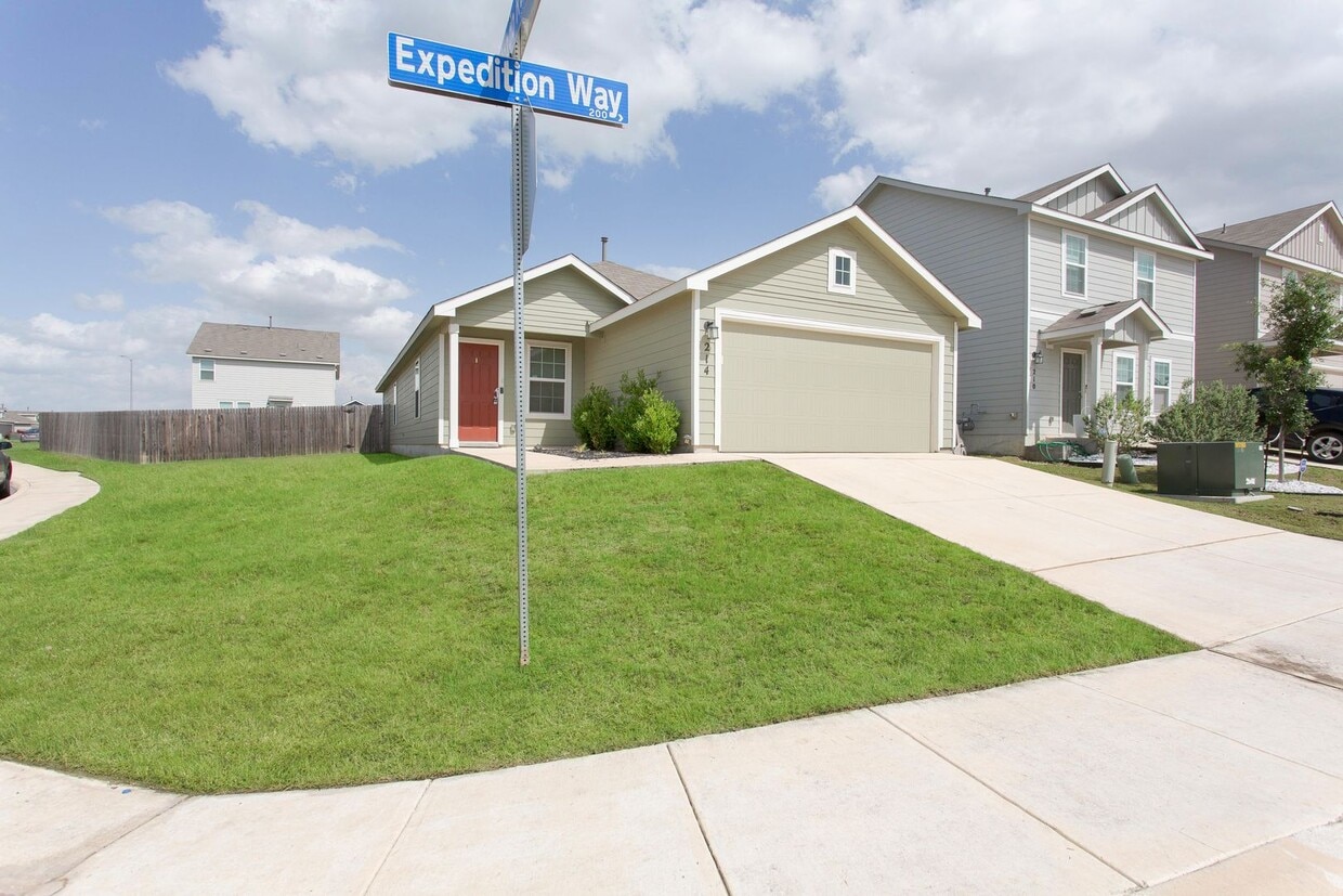 Primary Photo - Beautiful 4 bedroom home in Rosillo Creek!...
