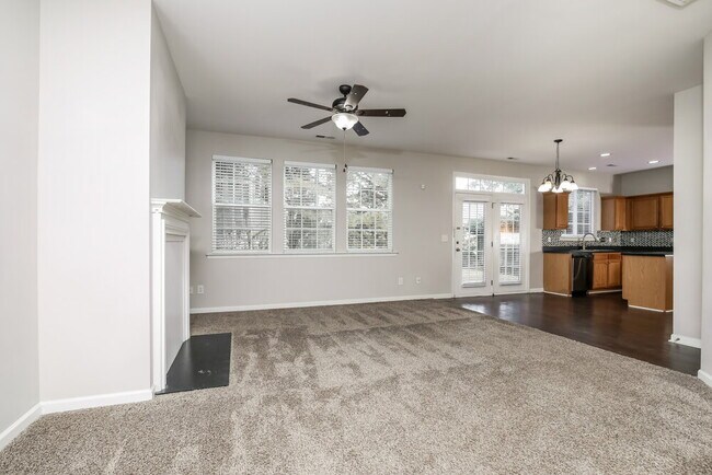 Foto del edificio - 8904 Elizabeth Bennet Pl