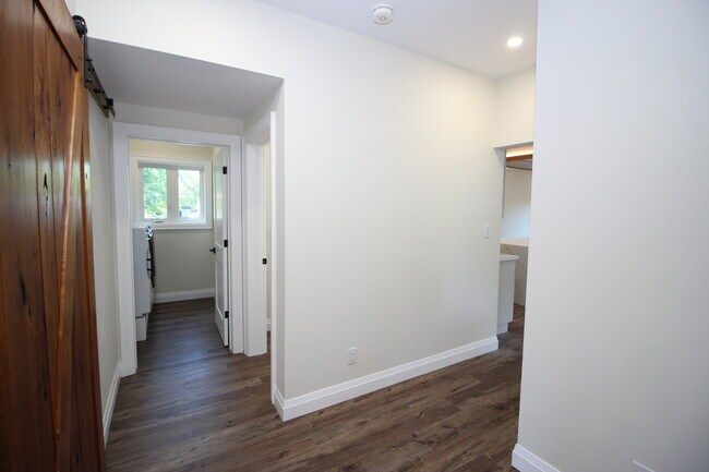 Building Photo - 3008 Young Ave