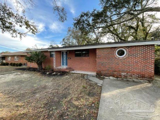 Primary Photo - 2106 N Spring St