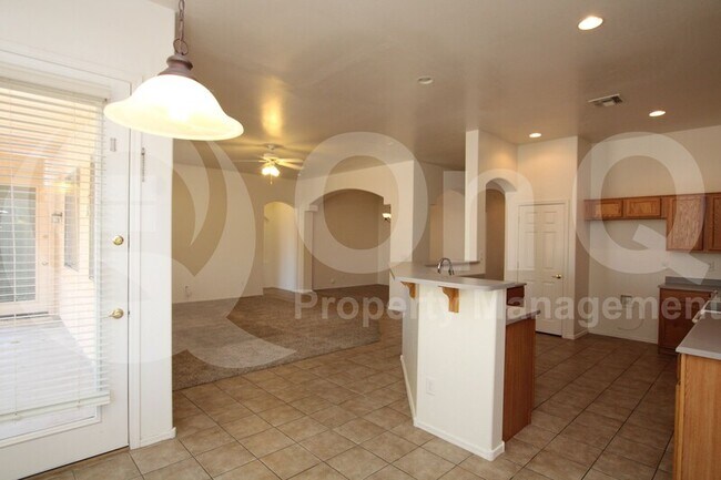Building Photo - 43494 Roth Rd