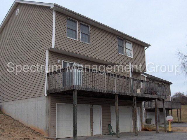 Building Photo - 2 bedroom 1 1/2 Townhouse Morristown