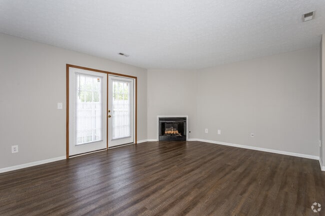 3 habitaciones, 2 baños - 120 m² - Jardín - Sala de estar - Millstone Lakes Apartments