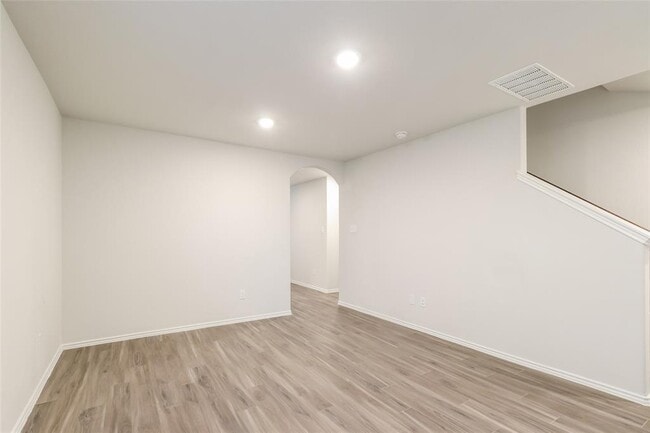 Building Photo - 2413 Carp Dr