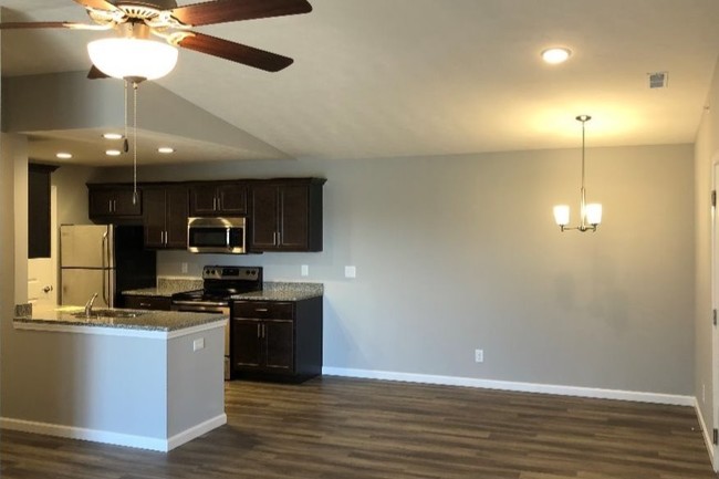 DINING - 3036 Lindberg Rd