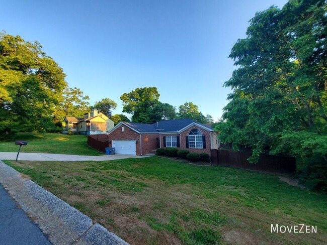 Building Photo - 319 Elm St  Belmont NC 28012 Ranch Style H...