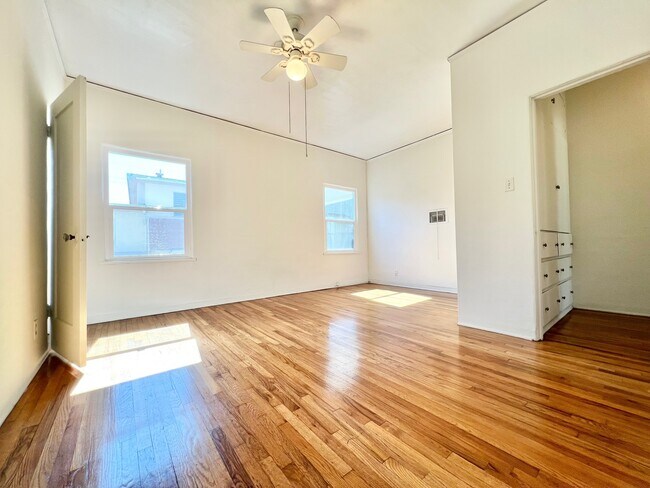 Foto del edificio - 1141 S Oakhurst Dr