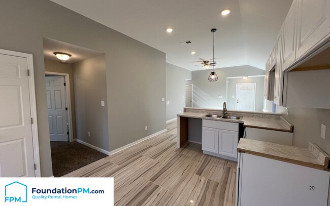 Building Photo - 1249 Neptune St